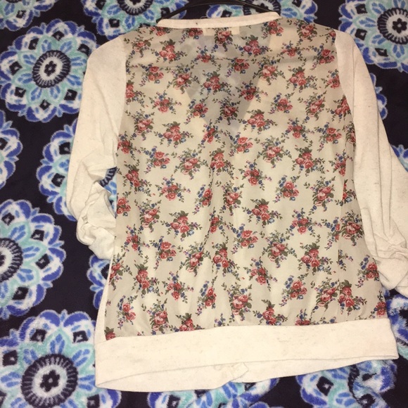 Cute cardigan shirt - Picture 2 of 2